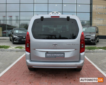 Серый Тойота Proace City Verso, объемом двигателя 1.5 л и пробегом 227 тыс. км за 31686 $, фото 6 на Automoto.ua
