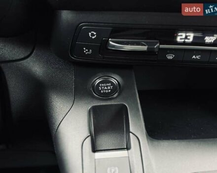 Серый Тойота Proace City Verso, объемом двигателя 1.5 л и пробегом 1 тыс. км за 33214 $, фото 28 на Automoto.ua