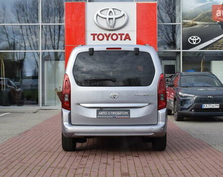 Сірий Тойота Proace City Verso, об'ємом двигуна 1.5 л та пробігом 1 тис. км за 33000 $, фото 3 на Automoto.ua