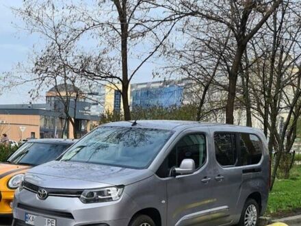 Тойота Proace City Verso 2021 в Киеве на Automoto.ua Серый Тойота Proace City Verso, объемом двигателя 1.5 л и пробегом 46 тыс. км за 24900 $, фото 1 на Automoto.ua
