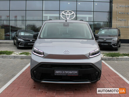 Серый Тойота Proace City Verso, объемом двигателя 1.5 л и пробегом 227 тыс. км за 31686 $, фото 1 на Automoto.ua