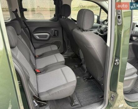 Зеленый Тойота Proace City Verso, объемом двигателя 1.5 л и пробегом 6 тыс. км за 30000 $, фото 6 на Automoto.ua