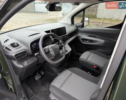 Зеленый Тойота Proace City Verso, объемом двигателя 1.5 л и пробегом 6 тыс. км за 30000 $, фото 10 на Automoto.ua