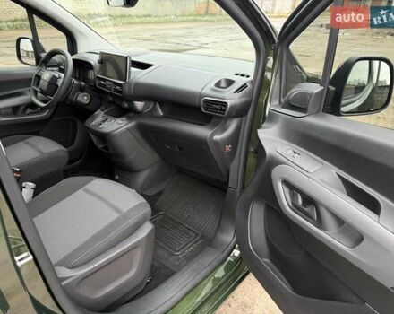 Зеленый Тойота Proace City Verso, объемом двигателя 1.5 л и пробегом 6 тыс. км за 30000 $, фото 13 на Automoto.ua