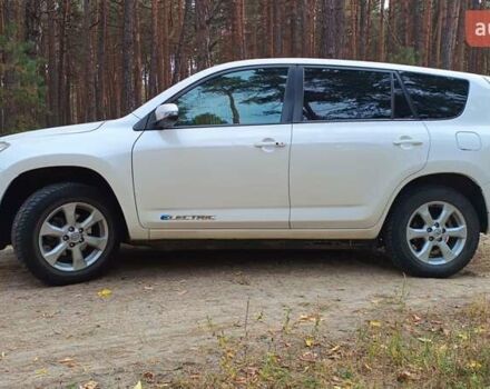 Белый Тойота RAV4 EV, объемом двигателя 0 л и пробегом 172 тыс. км за 11100 $, фото 8 на Automoto.ua