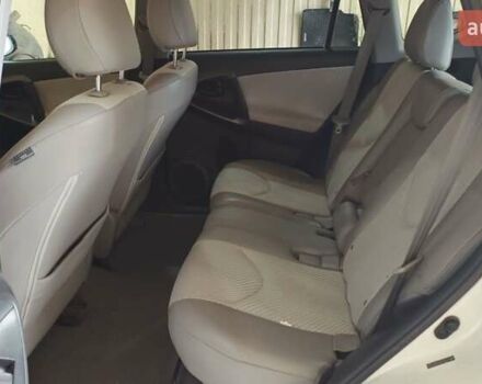 Белый Тойота RAV4 EV, объемом двигателя 0 л и пробегом 172 тыс. км за 11100 $, фото 2 на Automoto.ua