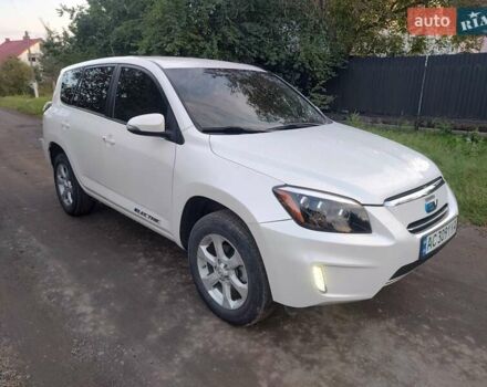 Білий Тойота RAV4 EV, об'ємом двигуна 0 л та пробігом 180 тис. км за 11700 $, фото 19 на Automoto.ua