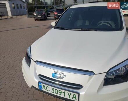 Білий Тойота RAV4 EV, об'ємом двигуна 0 л та пробігом 180 тис. км за 11700 $, фото 10 на Automoto.ua