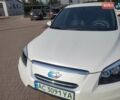 Білий Тойота RAV4 EV, об'ємом двигуна 0 л та пробігом 180 тис. км за 11700 $, фото 10 на Automoto.ua