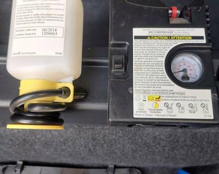 Білий Тойота RAV4 EV, об'ємом двигуна 0 л та пробігом 180 тис. км за 11700 $, фото 25 на Automoto.ua