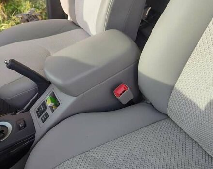 Білий Тойота RAV4 EV, об'ємом двигуна 0 л та пробігом 180 тис. км за 11700 $, фото 46 на Automoto.ua