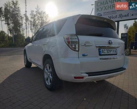 Білий Тойота RAV4 EV, об'ємом двигуна 0 л та пробігом 180 тис. км за 11700 $, фото 7 на Automoto.ua
