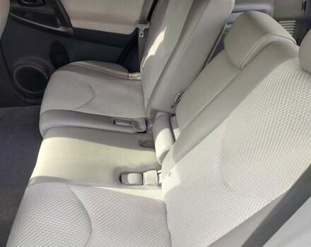 Білий Тойота RAV4 EV, об'ємом двигуна 0 л та пробігом 180 тис. км за 11700 $, фото 33 на Automoto.ua