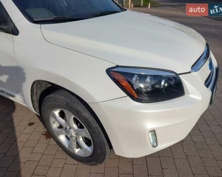 Білий Тойота RAV4 EV, об'ємом двигуна 0 л та пробігом 180 тис. км за 11700 $, фото 11 на Automoto.ua