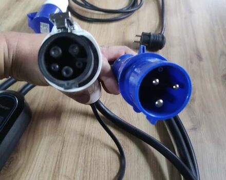 Білий Тойота RAV4 EV, об'ємом двигуна 0 л та пробігом 180 тис. км за 11700 $, фото 21 на Automoto.ua