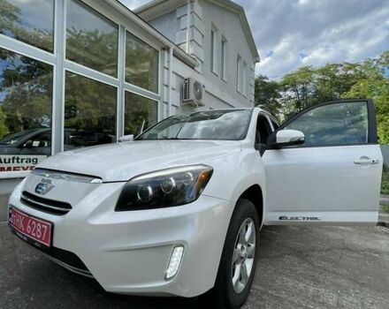 Белый Тойота RAV4 EV, объемом двигателя 0 л и пробегом 99 тыс. км за 11900 $, фото 7 на Automoto.ua
