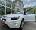 Белый Тойота RAV4 EV, объемом двигателя 0 л и пробегом 99 тыс. км за 11900 $, фото 7 на Automoto.ua