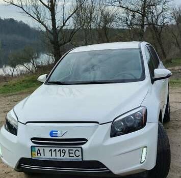 Білий Тойота RAV4 EV, об'ємом двигуна 0 л та пробігом 117 тис. км за 9300 $, фото 14 на Automoto.ua