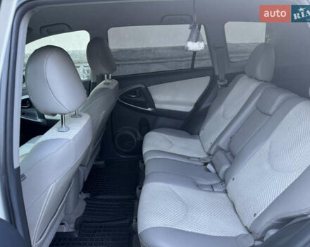 Тойота RAV4 EV 2013 в Житомире на Automoto.ua Белый Тойота RAV4 EV, объемом двигателя 0 л и пробегом 158 тыс. км за 10400 $, фото 7 на Automoto.ua