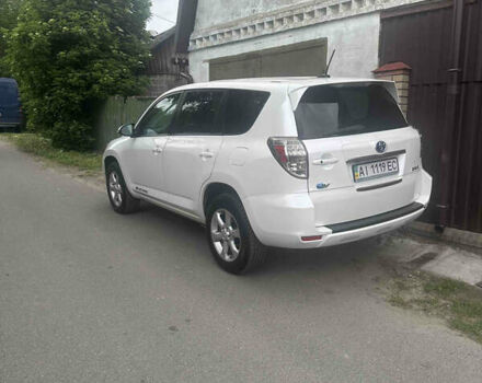 Тойота RAV4 EV 2013 в Коростышеве на Automoto.ua Белый Тойота RAV4 EV, объемом двигателя 0 л и пробегом 150 тыс. км за 10000 $, фото 1 на Automoto.ua