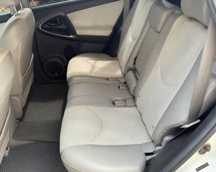 Белый Тойота RAV4 EV, объемом двигателя 0 л и пробегом 109 тыс. км за 10700 $, фото 10 на Automoto.ua