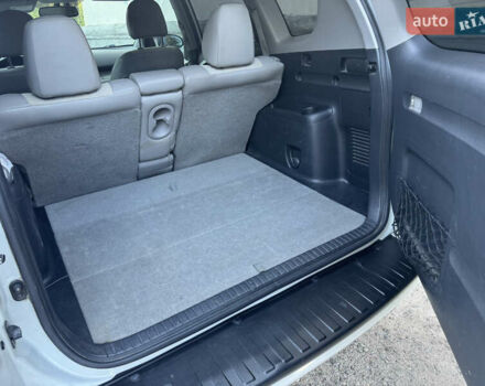 Тойота RAV4 EV 2013 в Житомире на Automoto.ua Белый Тойота RAV4 EV, объемом двигателя 0 л и пробегом 158 тыс. км за 10400 $, фото 11 на Automoto.ua