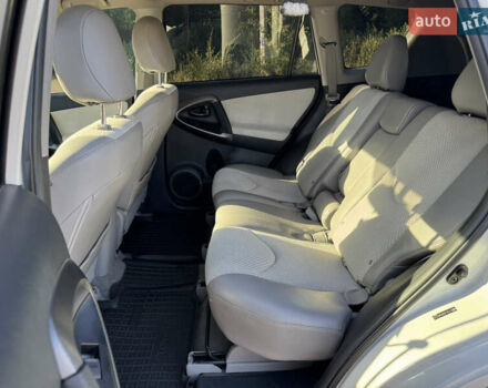 Тойота RAV4 EV 2013 в Житомире на Automoto.ua Белый Тойота RAV4 EV, объемом двигателя 0 л и пробегом 158 тыс. км за 10400 $, фото 19 на Automoto.ua