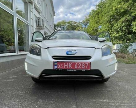 Белый Тойота RAV4 EV, объемом двигателя 0 л и пробегом 99 тыс. км за 11900 $, фото 3 на Automoto.ua
