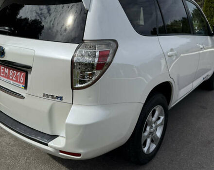 Белый Тойота RAV4 EV, объемом двигателя 0 л и пробегом 157 тыс. км за 11300 $, фото 16 на Automoto.ua