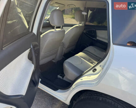 Тойота RAV4 EV 2013 в Житомире на Automoto.ua Белый Тойота RAV4 EV, объемом двигателя 0 л и пробегом 158 тыс. км за 10400 $, фото 21 на Automoto.ua