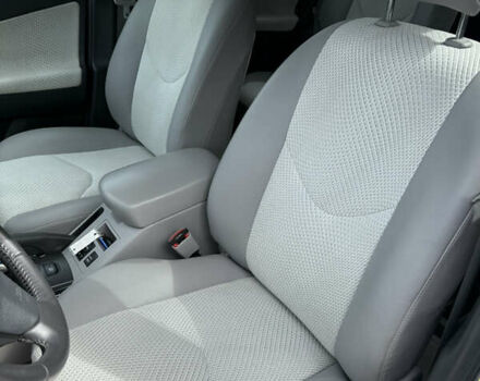 Белый Тойота RAV4 EV, объемом двигателя 0 л и пробегом 157 тыс. км за 11500 $, фото 22 на Automoto.ua