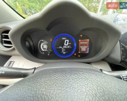 Белый Тойота RAV4 EV, объемом двигателя 0 л и пробегом 99 тыс. км за 11900 $, фото 11 на Automoto.ua
