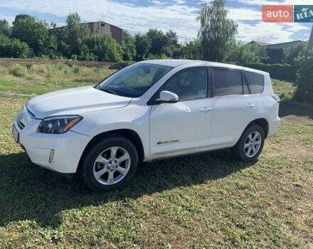 Белый Тойота RAV4 EV, объемом двигателя 0 л и пробегом 196 тыс. км за 9950 $, фото 24 на Automoto.ua