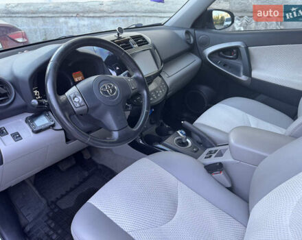 Тойота RAV4 EV 2013 в Житомире на Automoto.ua Белый Тойота RAV4 EV, объемом двигателя 0 л и пробегом 158 тыс. км за 10400 $, фото 9 на Automoto.ua