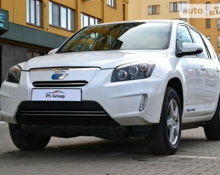 Білий Тойота RAV4 EV, об'ємом двигуна 0 л та пробігом 99 тис. км за 12999 $, фото 1 на Automoto.ua