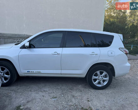 Тойота RAV4 EV 2013 в Житомире на Automoto.ua Белый Тойота RAV4 EV, объемом двигателя 0 л и пробегом 158 тыс. км за 10400 $, фото 4 на Automoto.ua