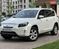 Білий Тойота RAV4 EV, об'ємом двигуна 0 л та пробігом 165 тис. км за 9200 $, фото 1 на Automoto.ua