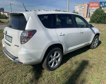Белый Тойота RAV4 EV, объемом двигателя 0 л и пробегом 196 тыс. км за 9950 $, фото 9 на Automoto.ua