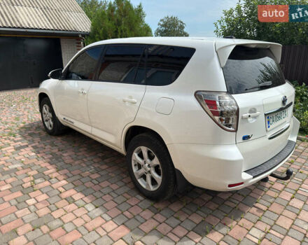 Белый Тойота RAV4 EV, объемом двигателя 0 л и пробегом 109 тыс. км за 10700 $, фото 1 на Automoto.ua