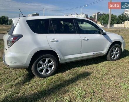 Белый Тойота RAV4 EV, объемом двигателя 0 л и пробегом 196 тыс. км за 9950 $, фото 8 на Automoto.ua