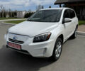 Белый Тойота RAV4 EV, объемом двигателя 0 л и пробегом 157 тыс. км за 10700 $, фото 1 на Automoto.ua