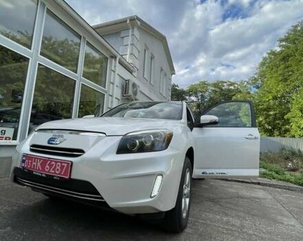 Белый Тойота RAV4 EV, объемом двигателя 0 л и пробегом 99 тыс. км за 11900 $, фото 2 на Automoto.ua