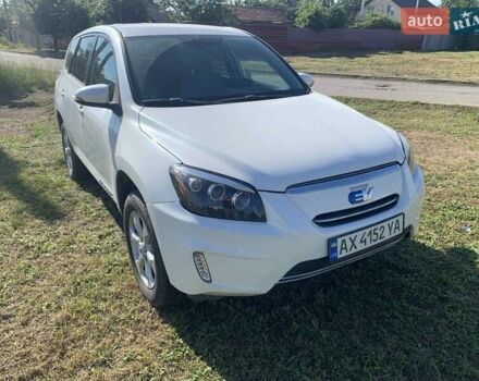Белый Тойота RAV4 EV, объемом двигателя 0 л и пробегом 196 тыс. км за 9950 $, фото 4 на Automoto.ua