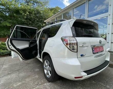 Белый Тойота RAV4 EV, объемом двигателя 0 л и пробегом 99 тыс. км за 11900 $, фото 1 на Automoto.ua