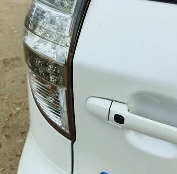 Білий Тойота RAV4 EV, об'ємом двигуна 0 л та пробігом 117 тис. км за 9300 $, фото 1 на Automoto.ua