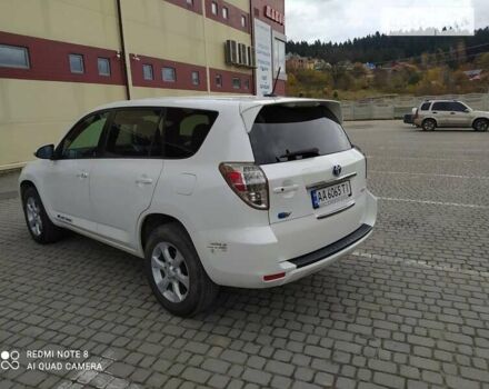 Белый Тойота RAV4 EV, объемом двигателя 0 л и пробегом 155 тыс. км за 15800 $, фото 1 на Automoto.ua