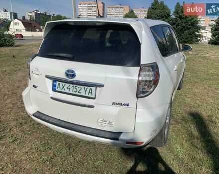 Белый Тойота RAV4 EV, объемом двигателя 0 л и пробегом 196 тыс. км за 9950 $, фото 11 на Automoto.ua