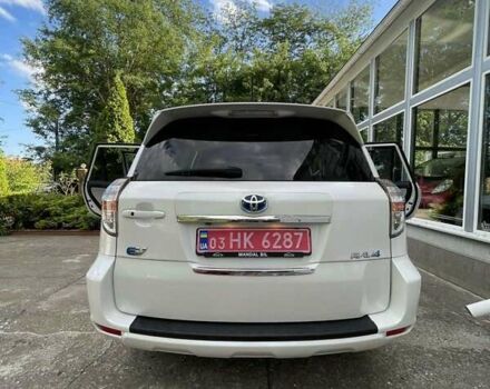 Белый Тойота RAV4 EV, объемом двигателя 0 л и пробегом 99 тыс. км за 11900 $, фото 4 на Automoto.ua