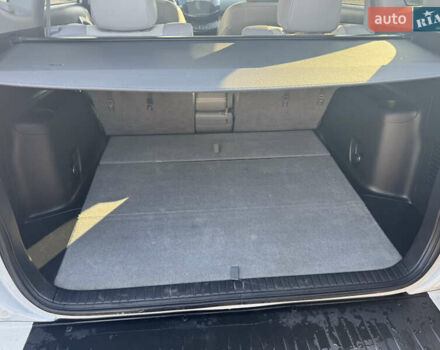 Белый Тойота RAV4 EV, объемом двигателя 0 л и пробегом 183 тыс. км за 12000 $, фото 12 на Automoto.ua