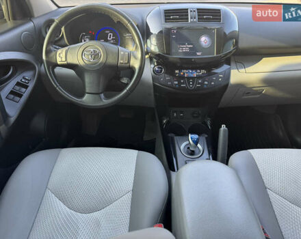 Белый Тойота RAV4 EV, объемом двигателя 0 л и пробегом 183 тыс. км за 12000 $, фото 21 на Automoto.ua